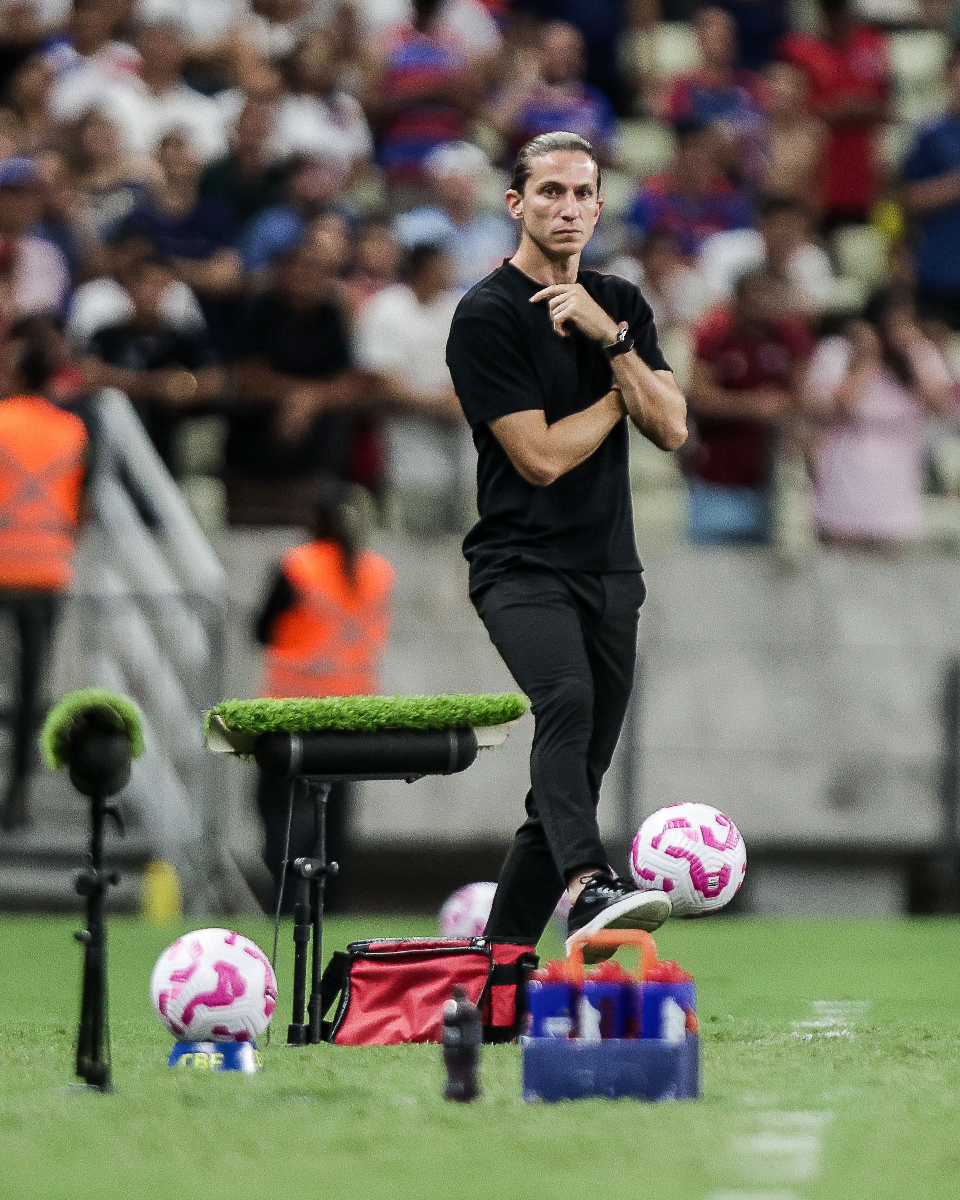 Filipe Luís critica desempenho do Flamengo e justifica Bruno Henrique como centroavante: Interesse coletivo