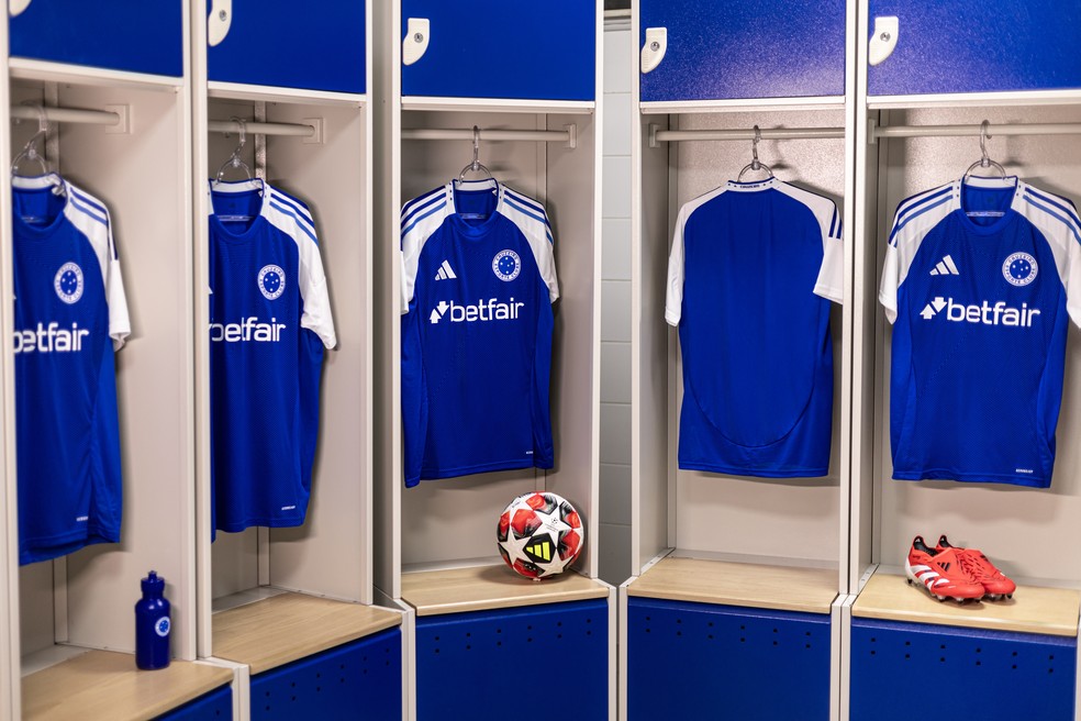 Nova camisa do Cruzeiro — Foto: Divulgação/ adidas
