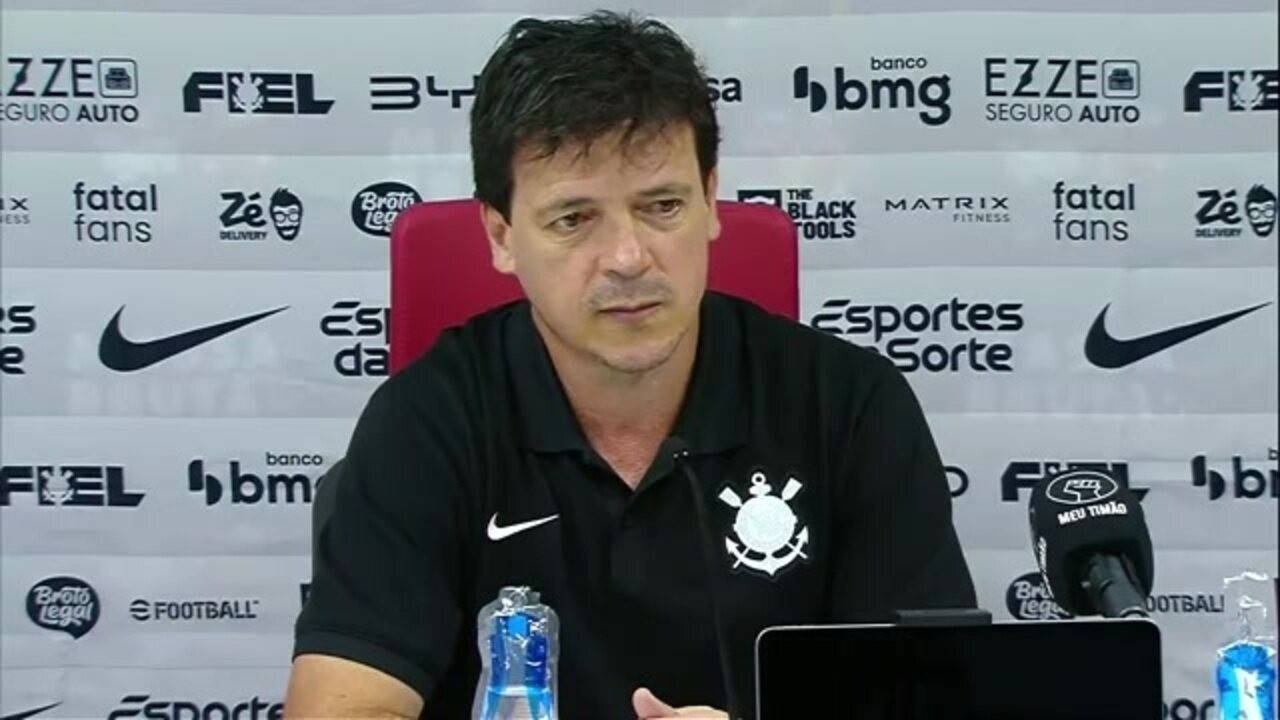 TÃO VOANDO! Diniz elogia superação do elenco após vitória e cita garra no extracampo