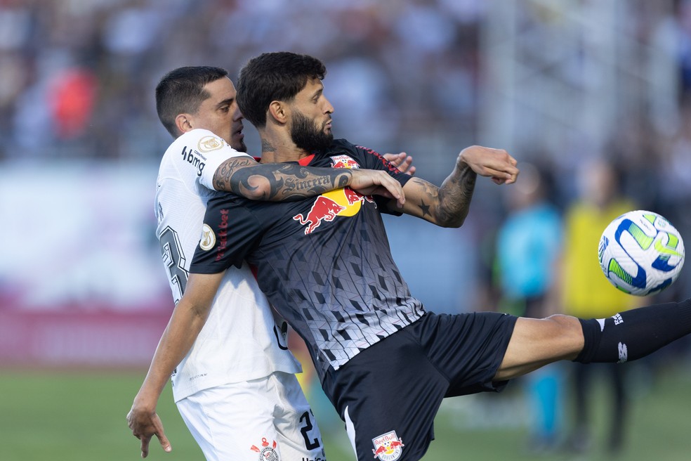 Caixinha salva um ponto nos descontos: RB Bragantino empata Botafogo (2-2)