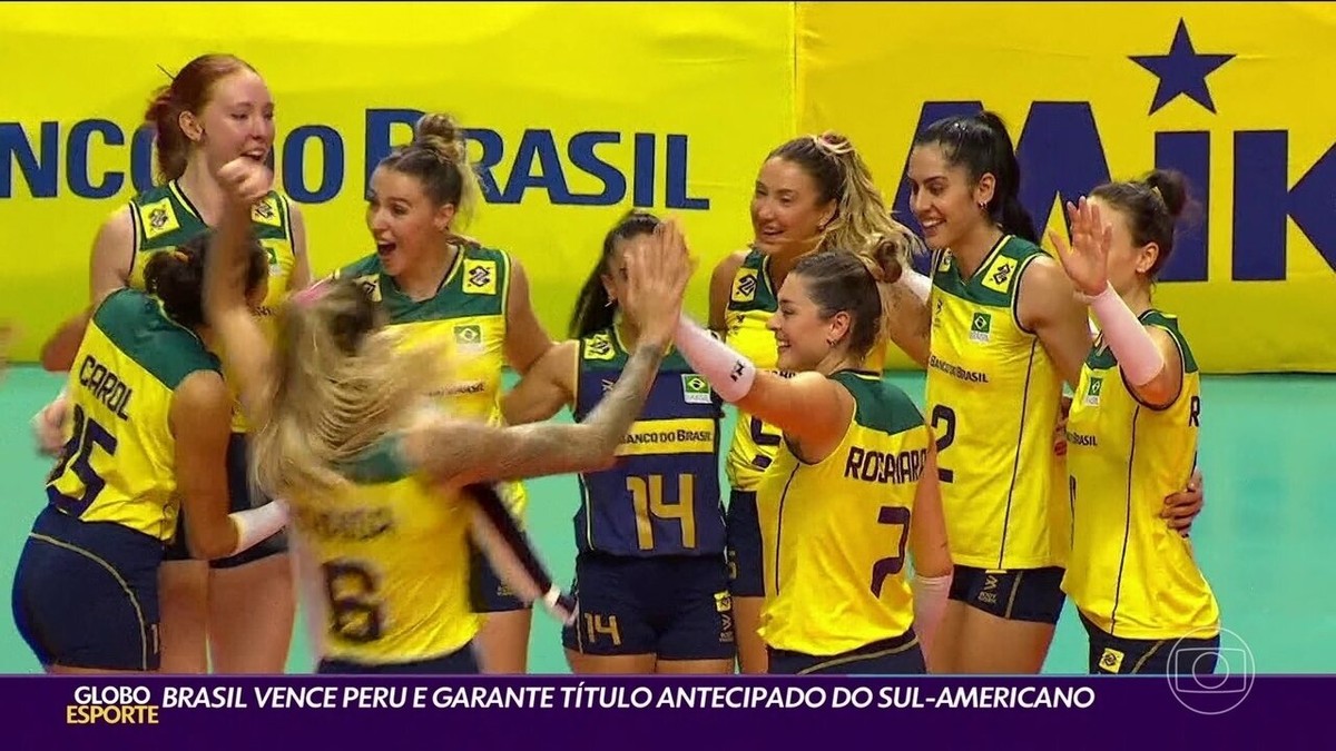 Seleção brasileira feminina de vôlei arranca suspiros e movimenta