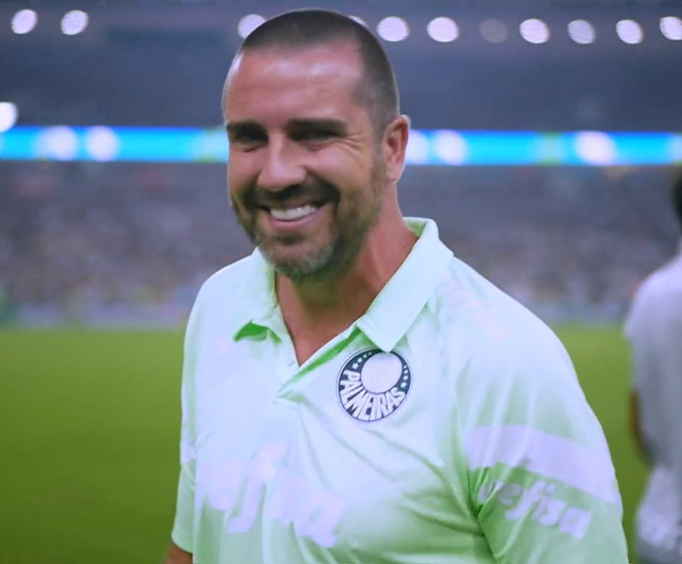 João Martins logo depois de ser expulso em Fluminense x Palmeiras — Foto: Reprodução/sportv