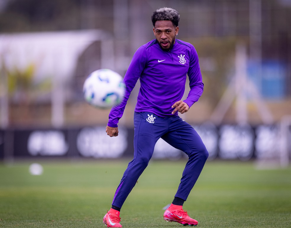 José Martínez em treino do Corinthians no CT Dr. Joaquim Grava