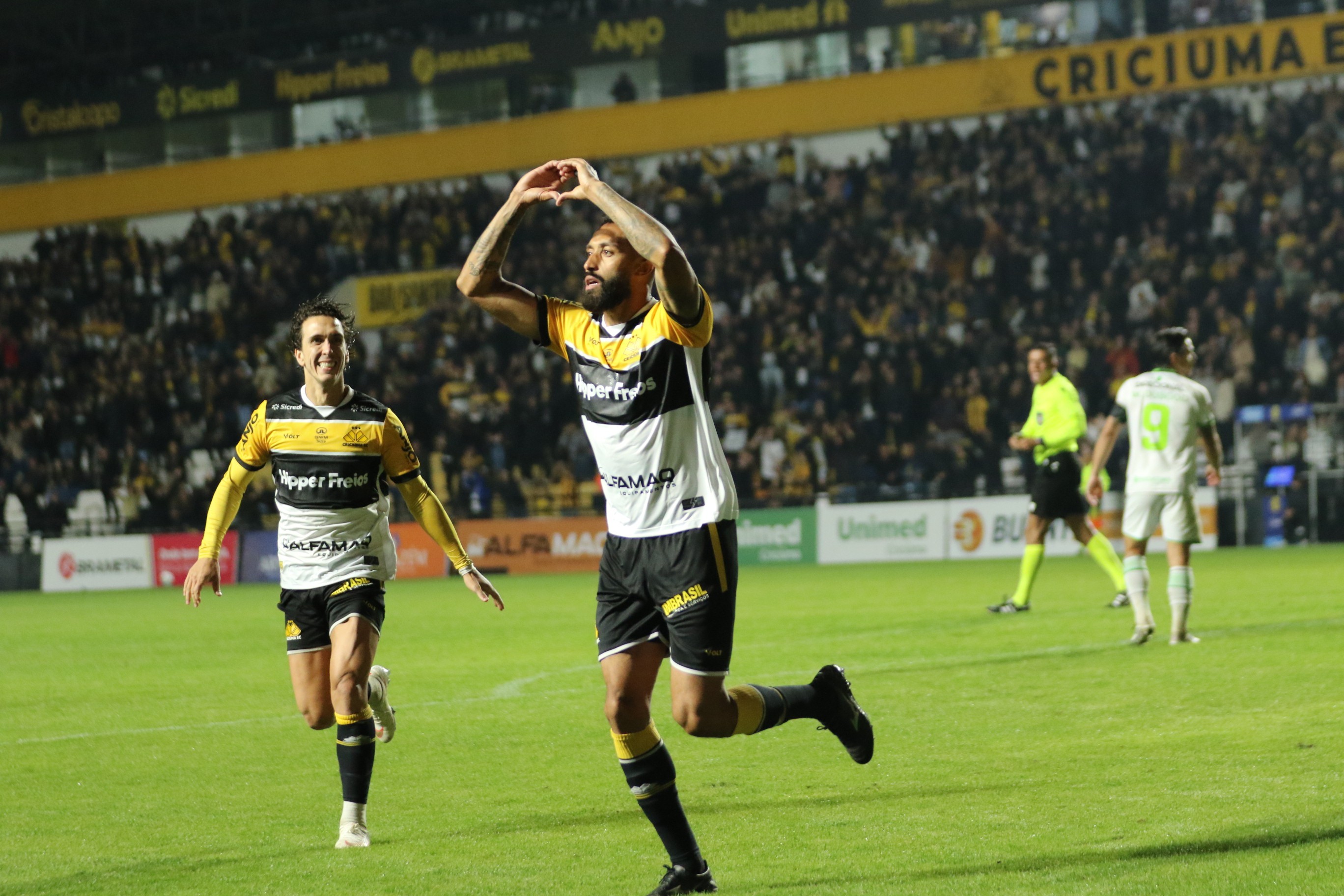 Atuações do Criciúma: César Martins é decisivo em vitória magra; dê suas notas