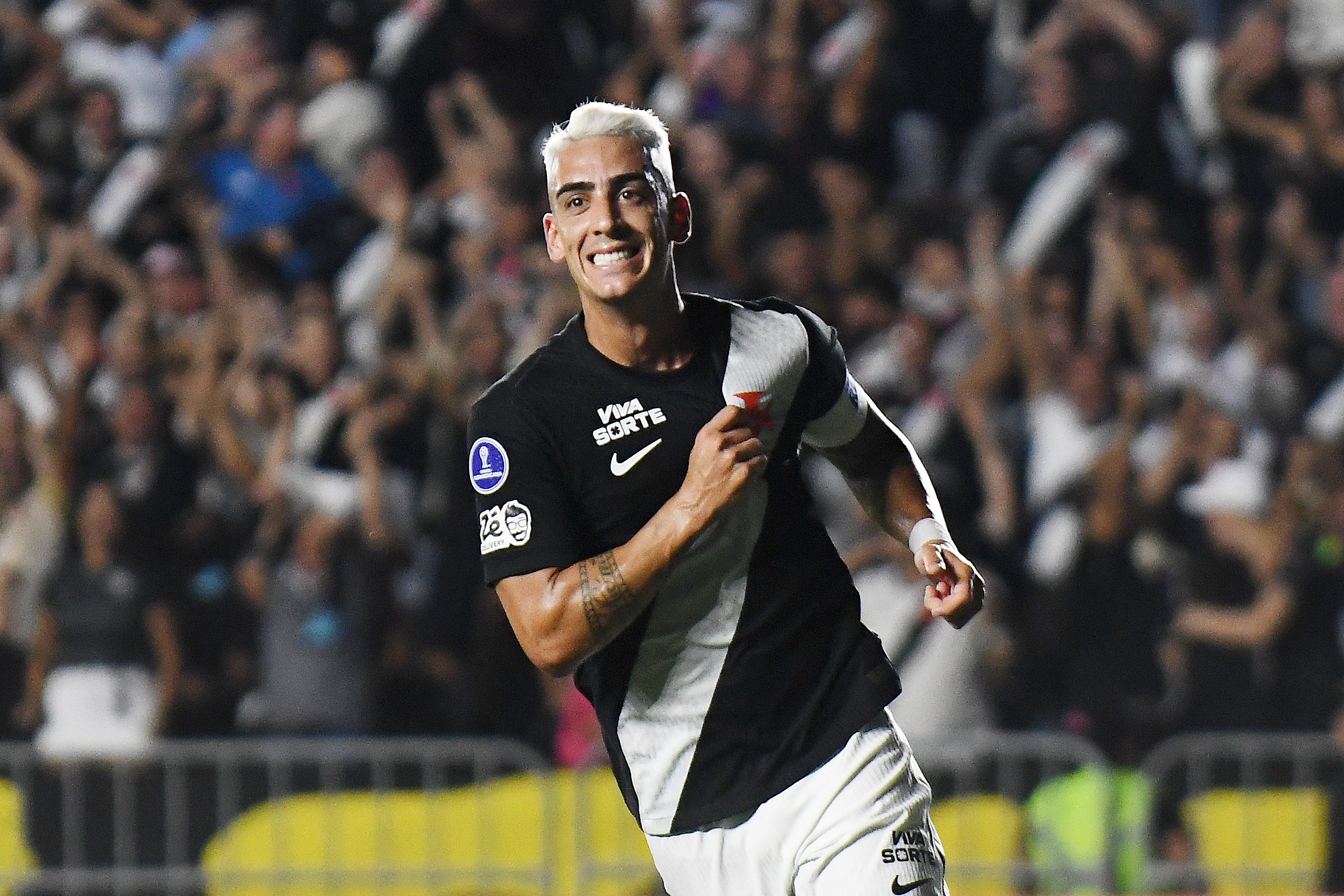 Puma Rodríguez pode quebrar marca de oito anos no Vasco com convocação para Copa do Mundo