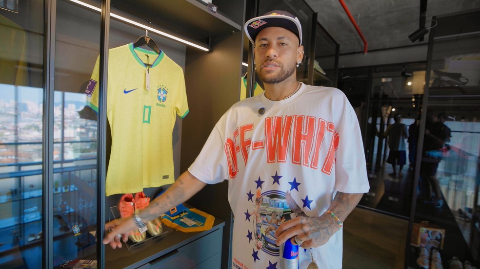 Neymar com a camisa da seleção brasileira do jogo contra a Croácia, na Copa de 2022 — Foto: Reprodução