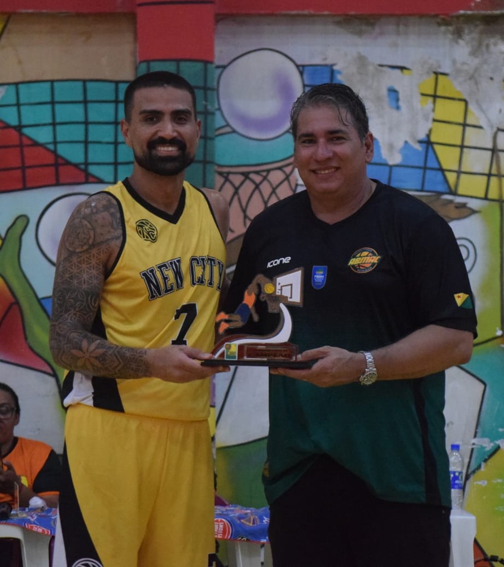 Jefferson Guedes, campeão do torneio de enterrada 2025 — Foto: Arquivo pessoal/Manielden Távora