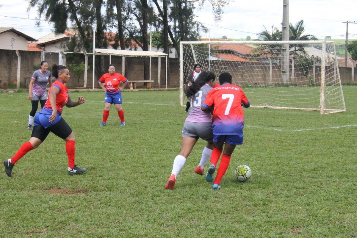 Arena Champions Futebol Society - Campo De Futebol em Palmares