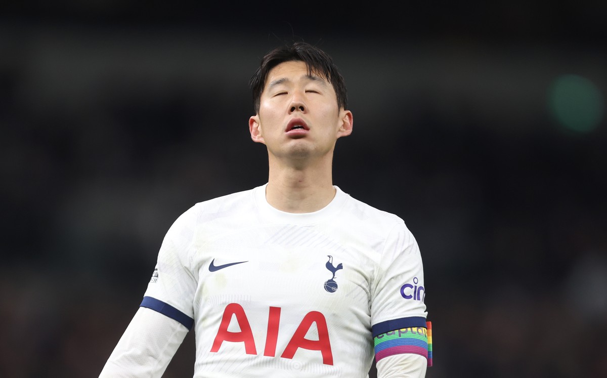 Com expulsão de brasileiro, Tottenham cede empate no fim e se complica no  Campeonato Inglês - Esportes - R7 Futebol