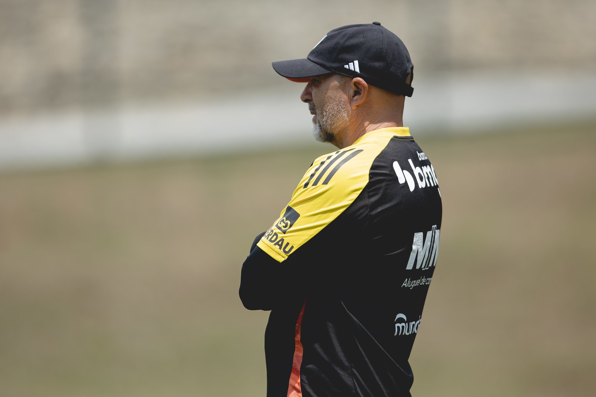Sem resposta sobre dupla, Atlético treina opções para clássico