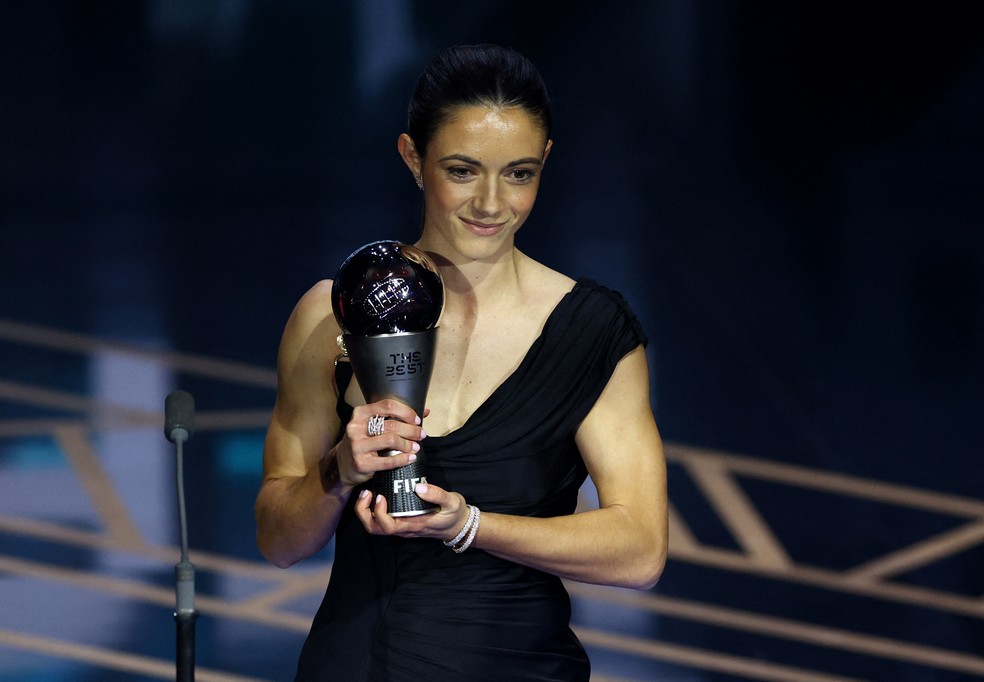 Aitana Bonmatí, melhor jogadora do mundo no Fifa The Best — Foto: Andrew Boyers/Reuters