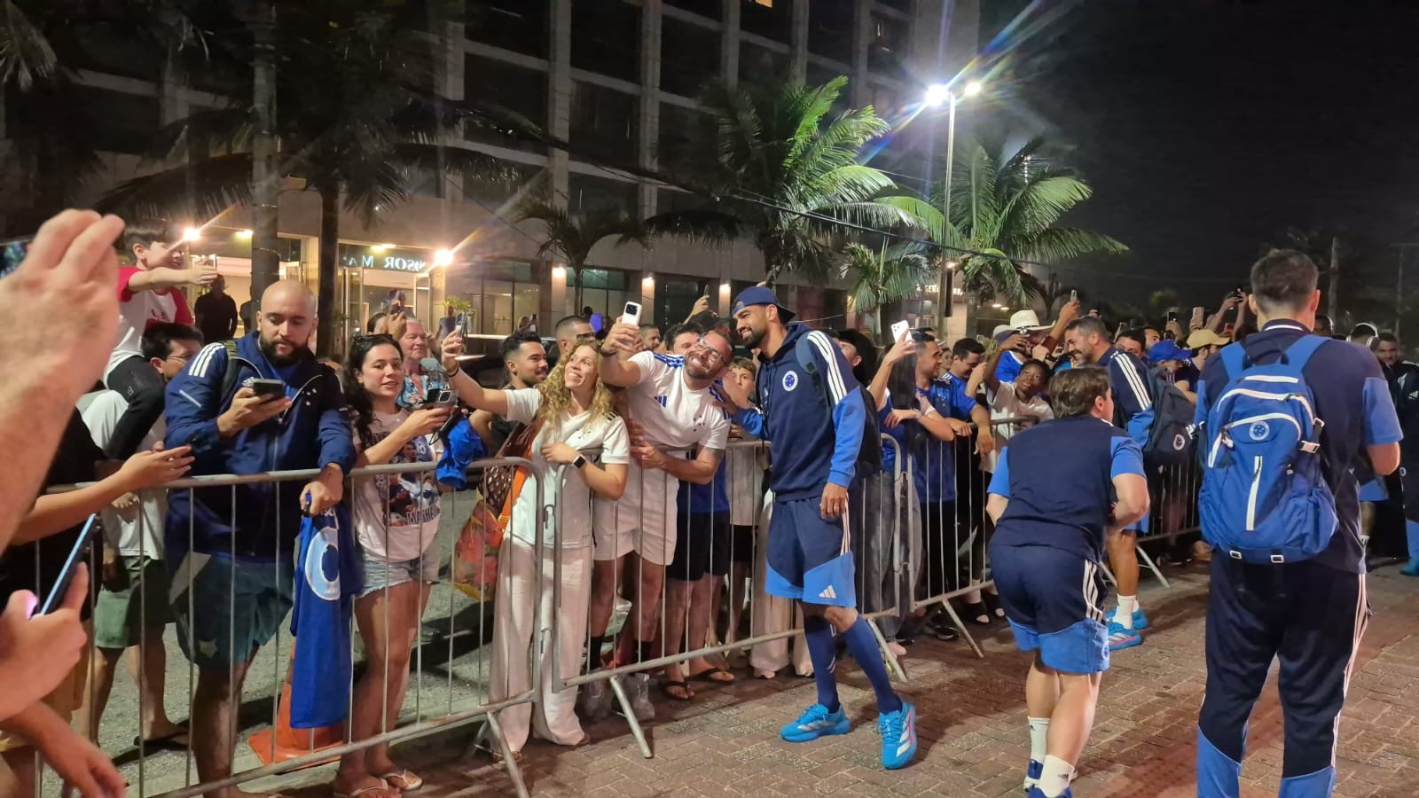 Em busca da reviravolta, Cruzeiro desembarca no Maracanã com reforços e desafios pela Libertadores