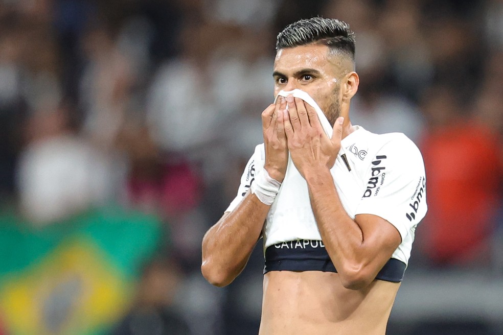 Fausto Vera em Atlético-MG x Corinthians — Foto: Gilson Junio/AGIF