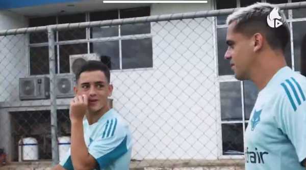 Filho de Fagner é flagrado com camisa do Cruzeiro em treino do Corinthians