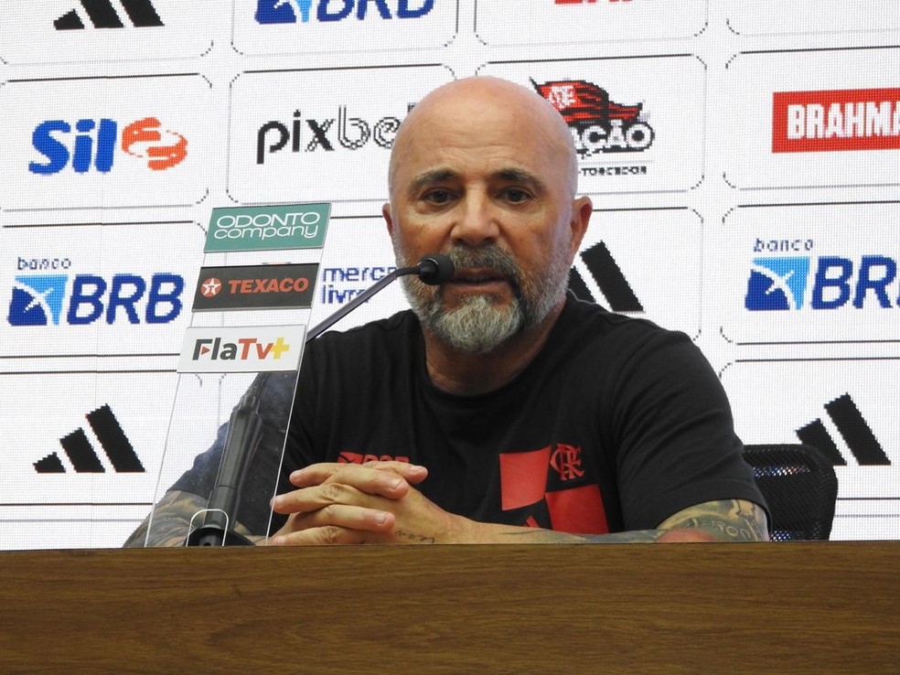 Jorge Sampaoli em entrevista coletiva no Flamengo — Foto: Fred Gomes