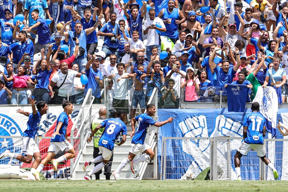 Cruzeiro bate o Grêmio e fatura título inédito da Copa do Brasil