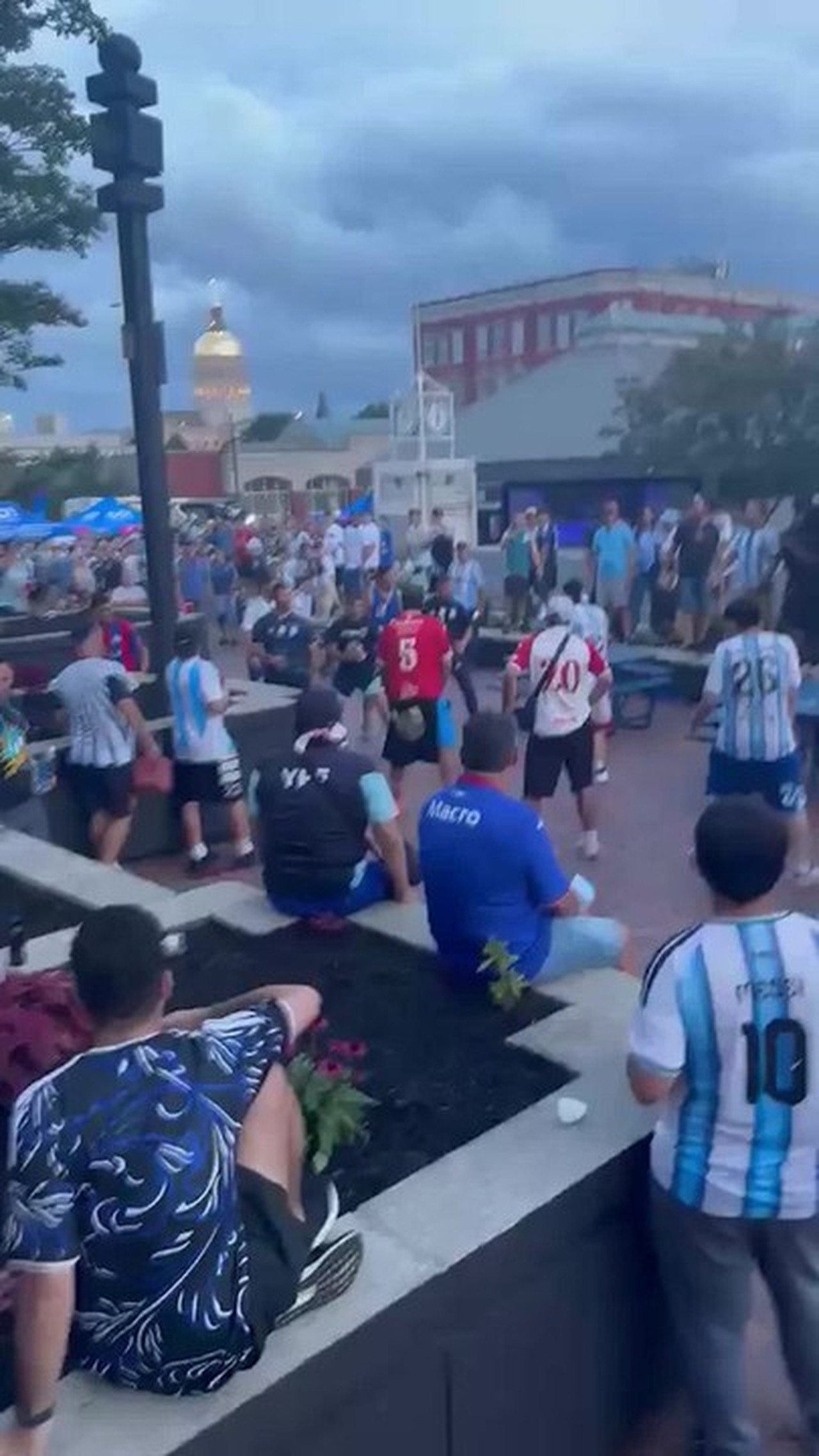 Briga entre torcedores marca festa da Argentina em Atlanta