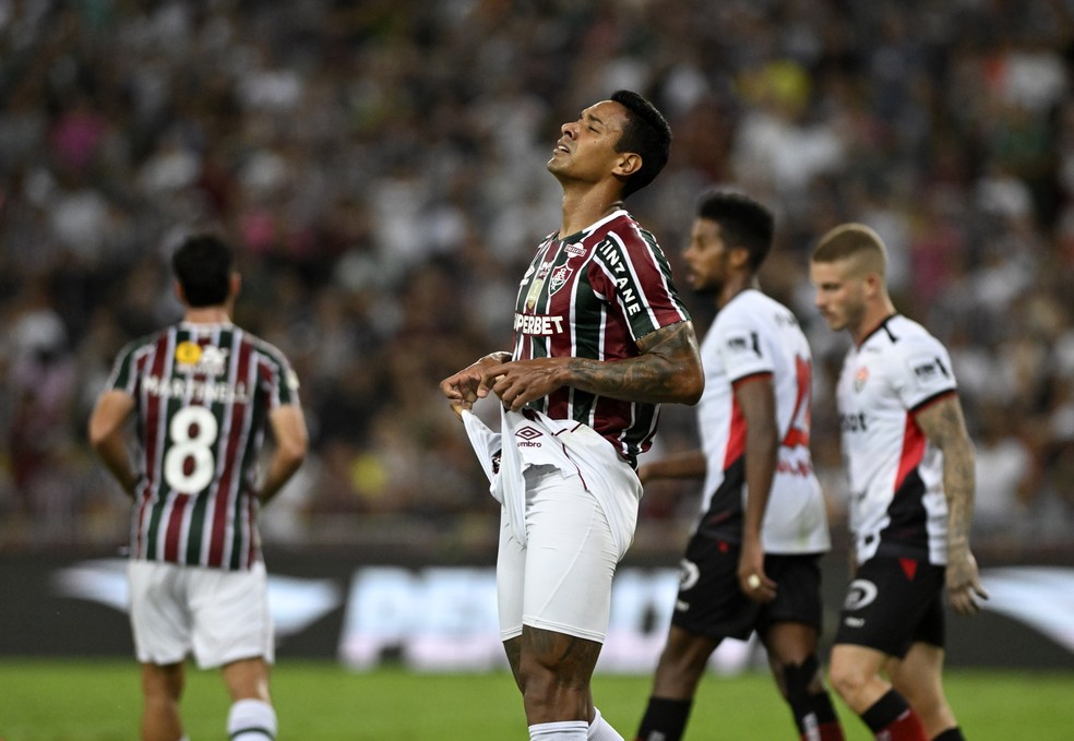 Antônio Carlos lamenta nova derrota do Fluminense — Foto: André Durão