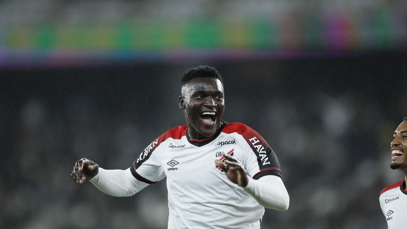 Viveros se torna o segundo maior artilheiro estrangeiro da história do Athletico; veja ranking