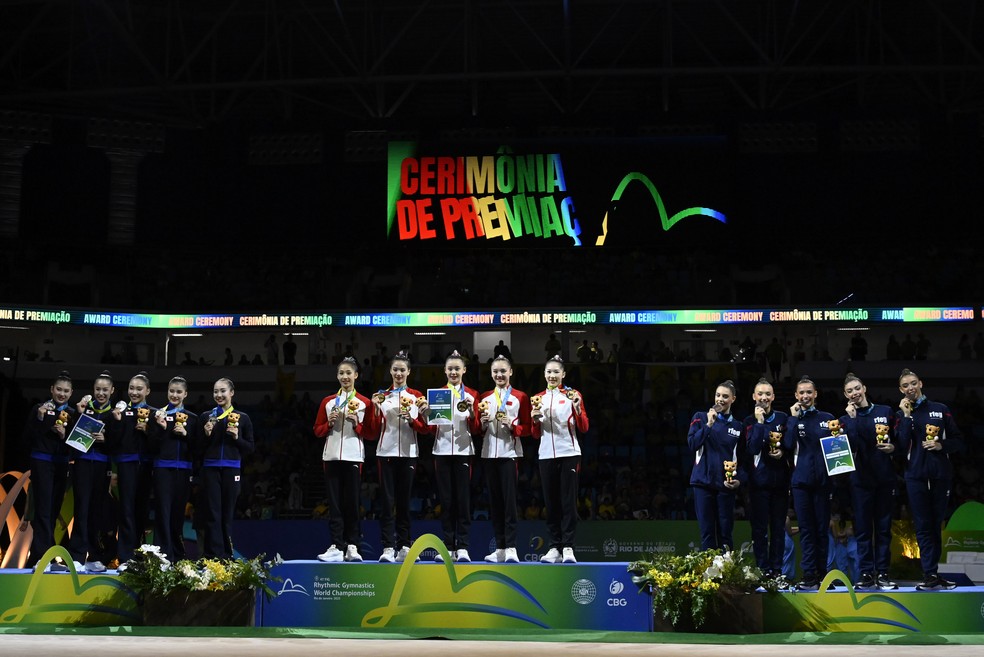 O pódio das cinco fitas do Mundial de Ginástica Rítmica — Foto: André Durão