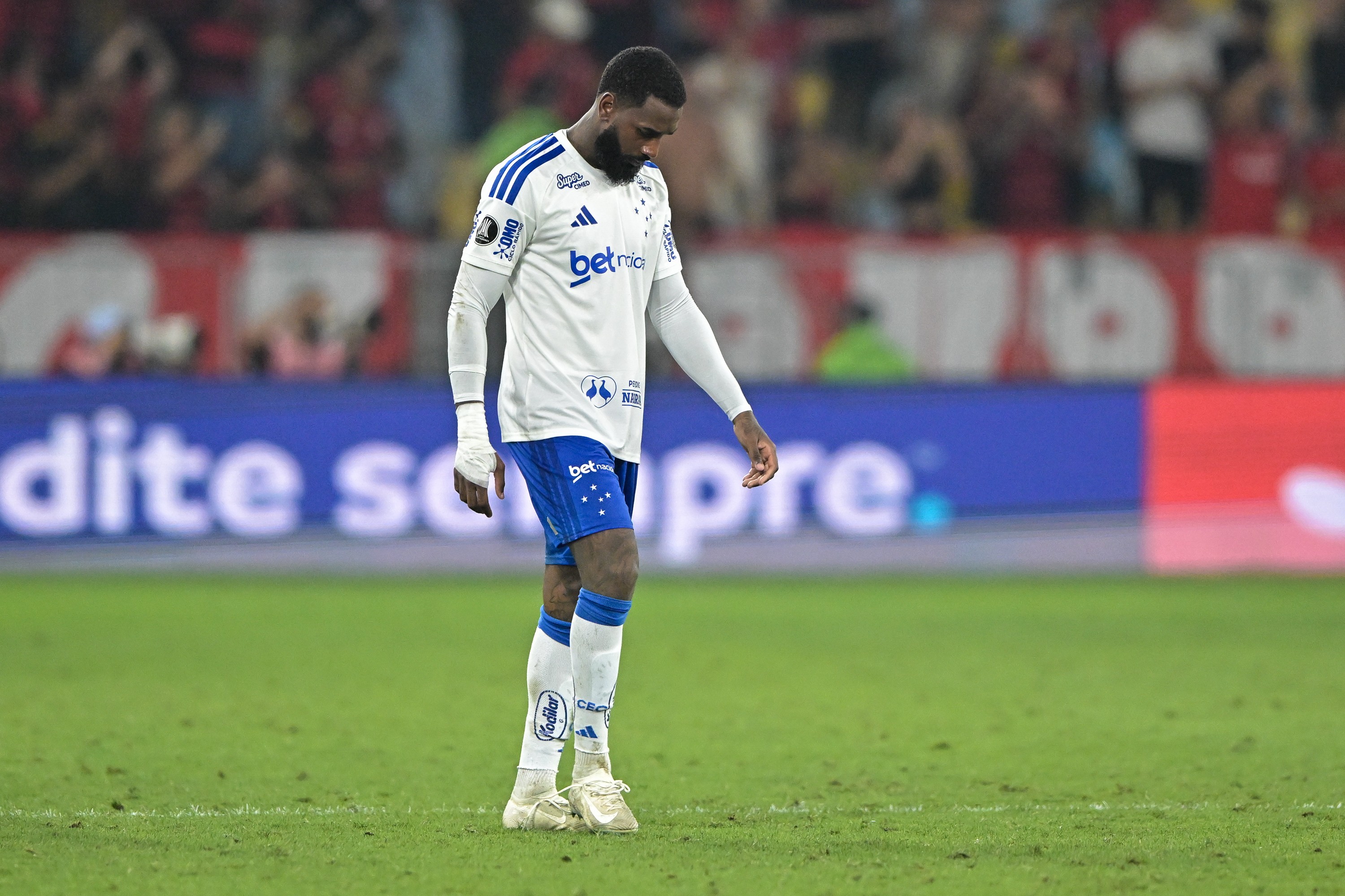 Flamengo desbanca Cruzeiro e tensiona clima no Maracanã em derrota que exige reações rápidas