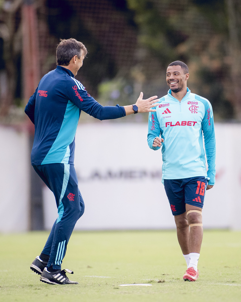 De la Cruz em treino com Flamengo  Foto: Adriano Fontes/Flamengo