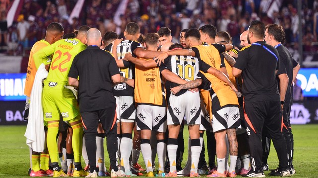 Jogadores do Atlético-MG se reúnem antes das cobranças de pênaltis
