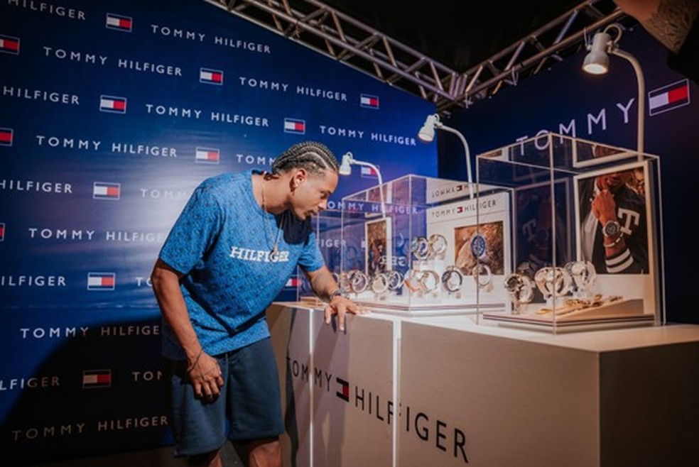 Embaixador global da Tommy Hilfiger Watches, o velocista olímpico Paulo  André celebra o lançamento da nova coleção