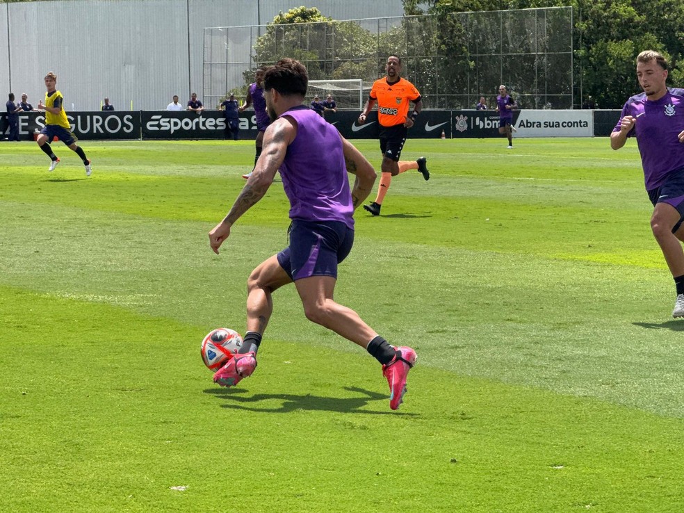Jogo-treino do Corinthians contra a União Barbarense — Foto: Bruno Zancan