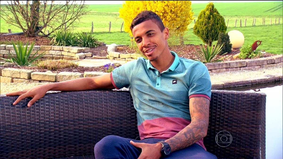 São Paulo negocia contratação do volante Luiz Gustavo