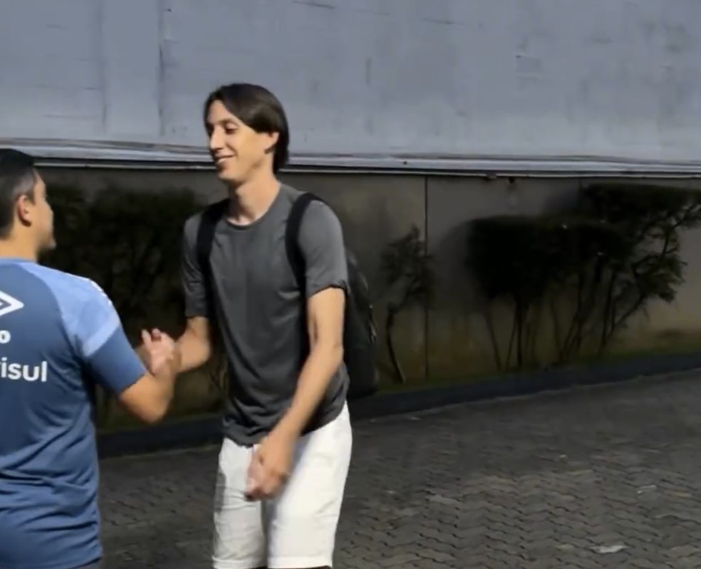 Geromel renovou com o Grêmio e se apresentou para a concentração — Foto: Reprodução