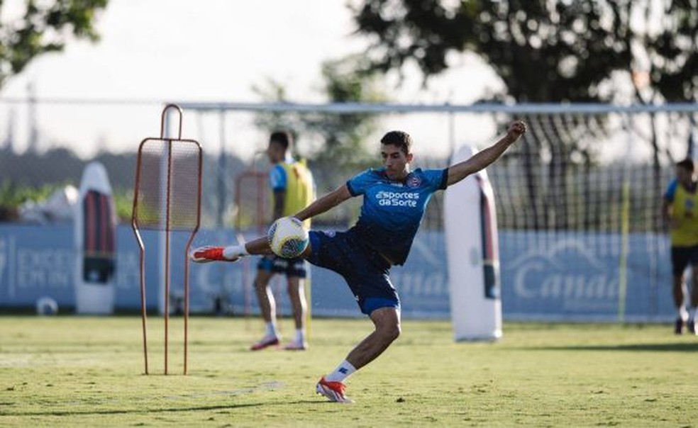 Carlos de Pena deve substituir Everton Ribeiro contra o Flamengo — Foto: Divulgação/EC Bahia