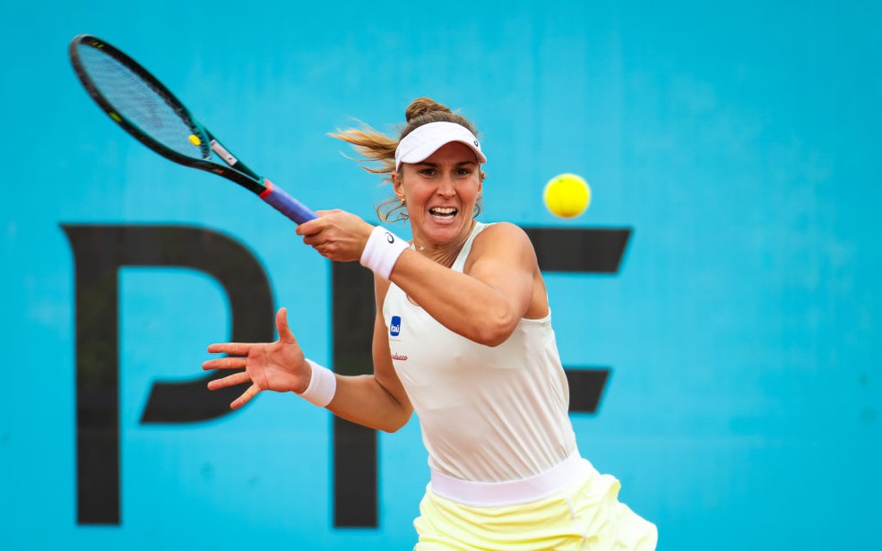Bia Haddad Maia em ação no Madrid Open — Foto: Getty Images