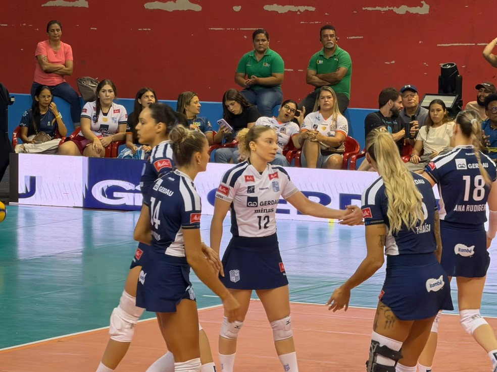 Minas bate o Osasco e conquista título da Brasil Cup — Foto: Beatriz Reis / ge