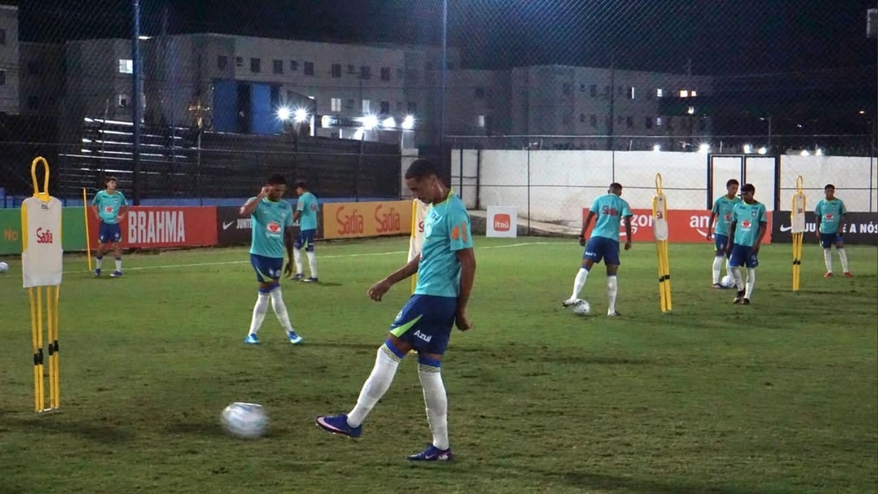 Seleção brasileira sub-17 inicia preparação para amistosos em Natal