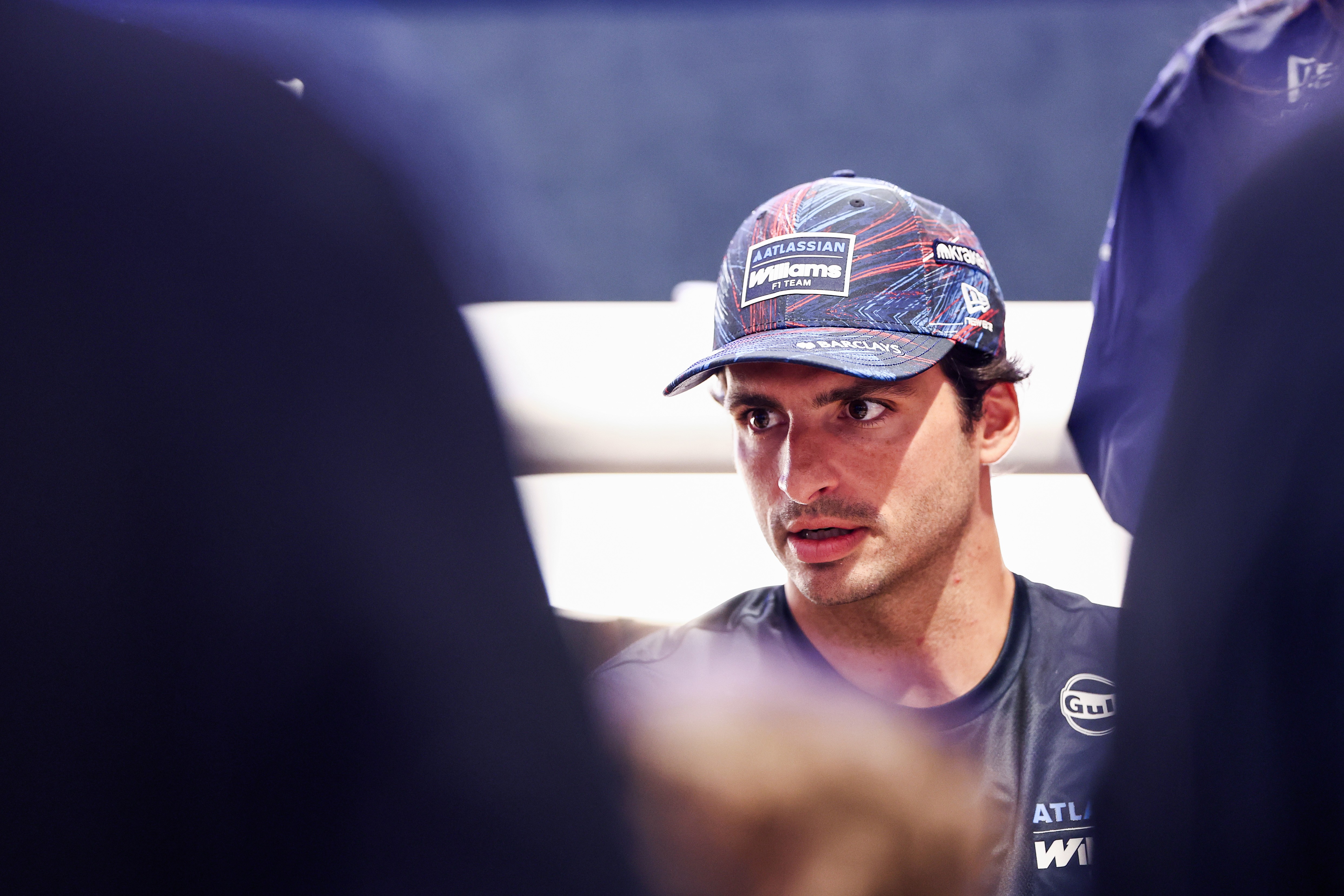 Williams renova contrato de Carlos Sainz na F1 em vínculo multianual