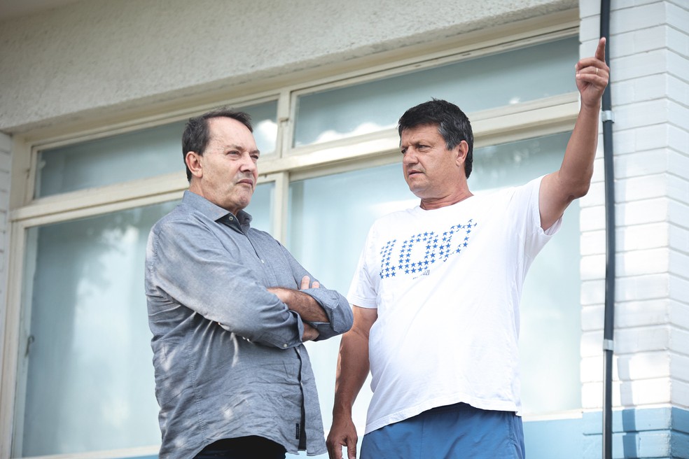 Pedro Lourenço e Adilson Batista são as figuras centrais da base do Cruzeiro