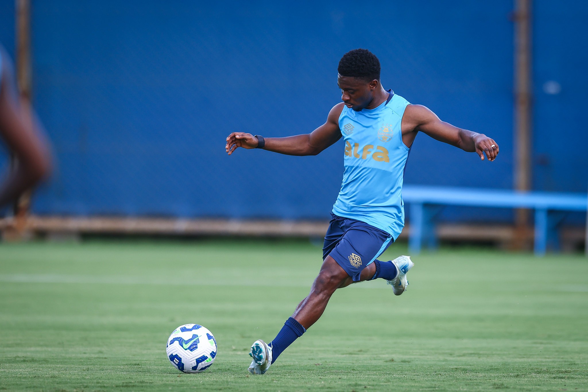GRÊMIO PRECISA SE REERGUE! Time embarca para decisão na Copa do Brasil em meio a dilema pós-Gre-Nal!