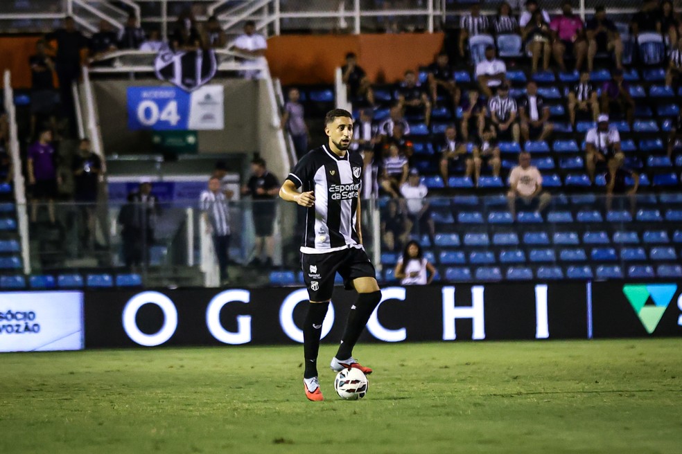 Júlio César atuando pelo Ceará