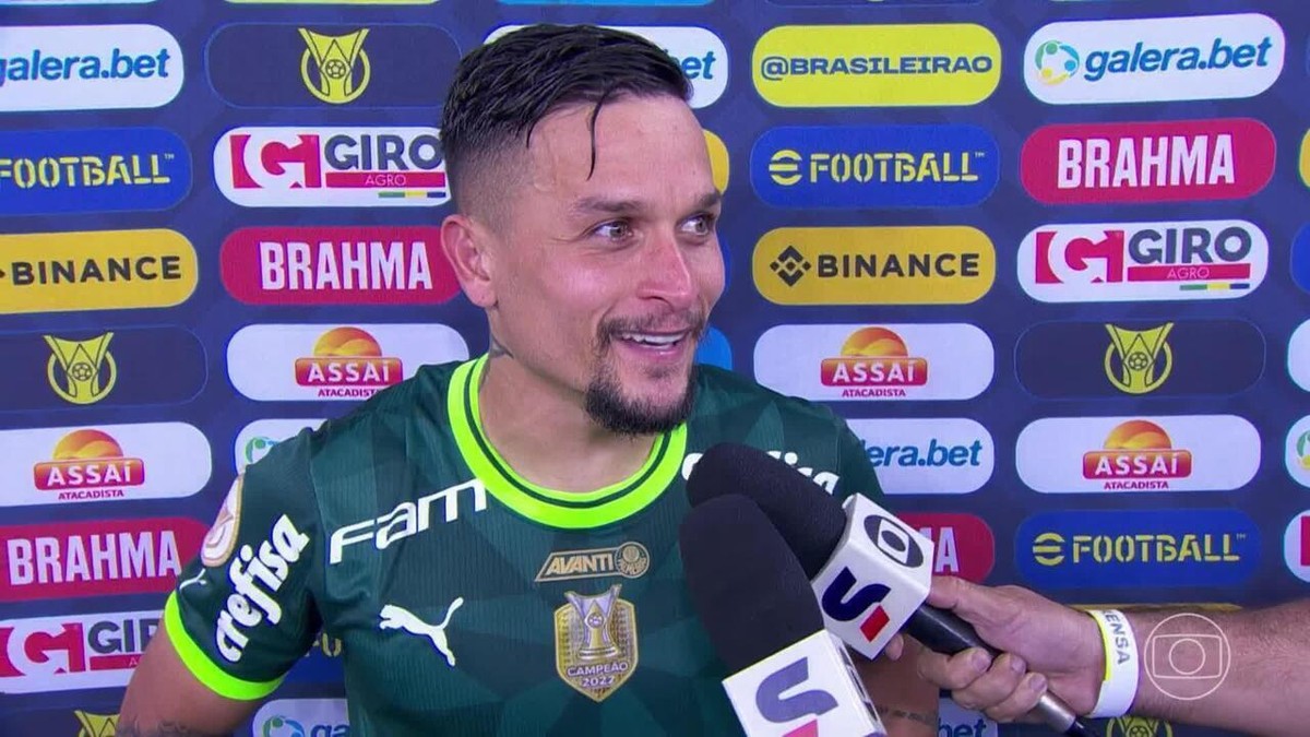 Artur celebra primeiro gol pelo Palmeiras e empate fora de casa no