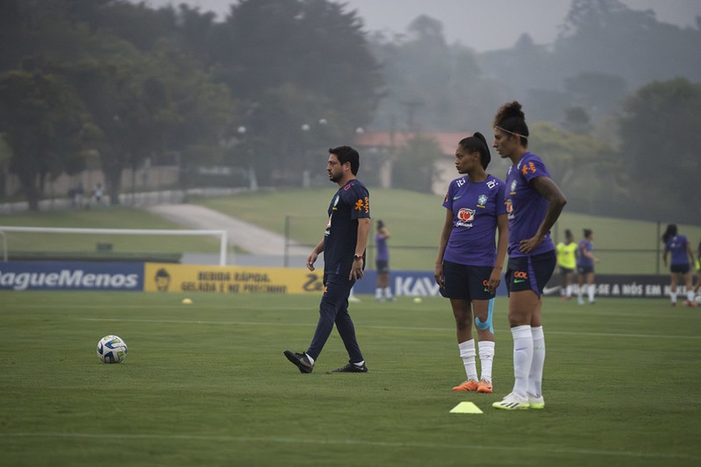 Uma renovação da base de muitos anos com a mira posta nos Jogos Olímpicos:  a primeira convocatória da seleção feminina depois do Mundial