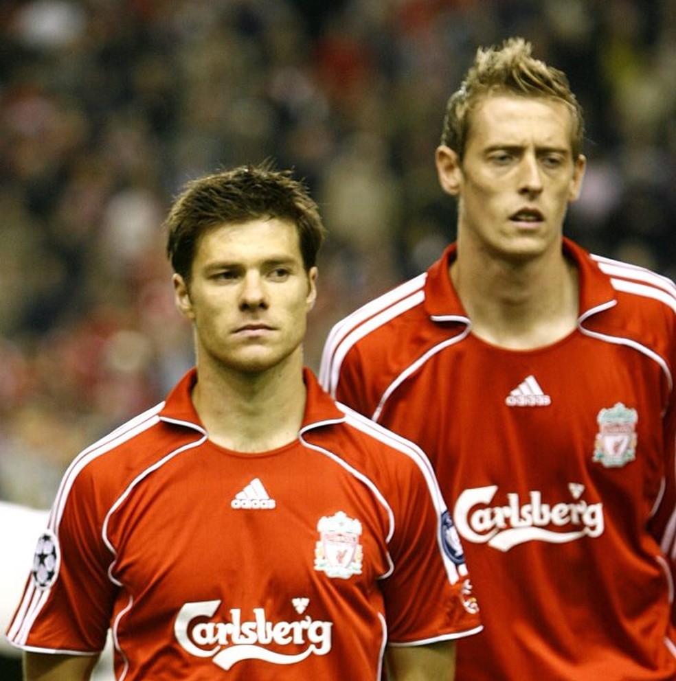 Ex-Liverpool revela gafe ao se apaixonar por mulher de Xabi Alonso