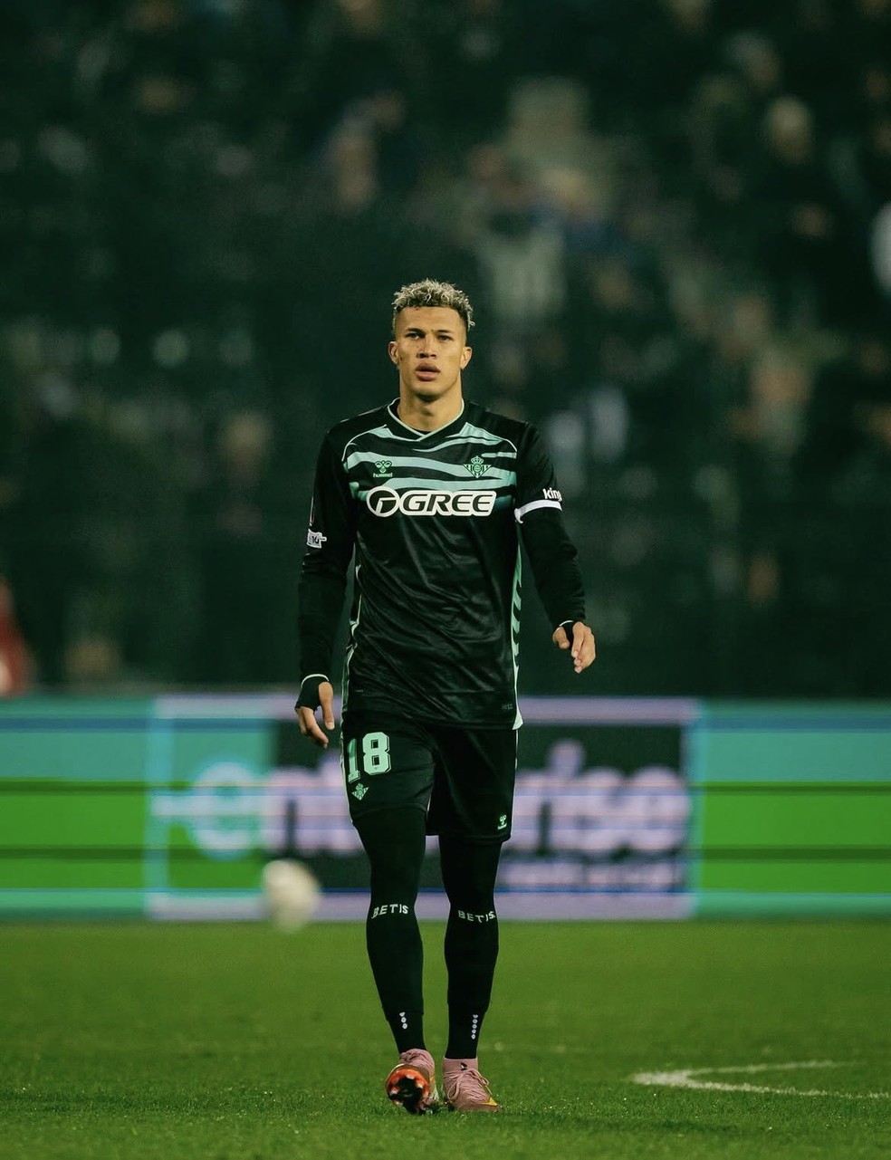 Deossa em a��o pelo Real Betis � Foto: Real Betis