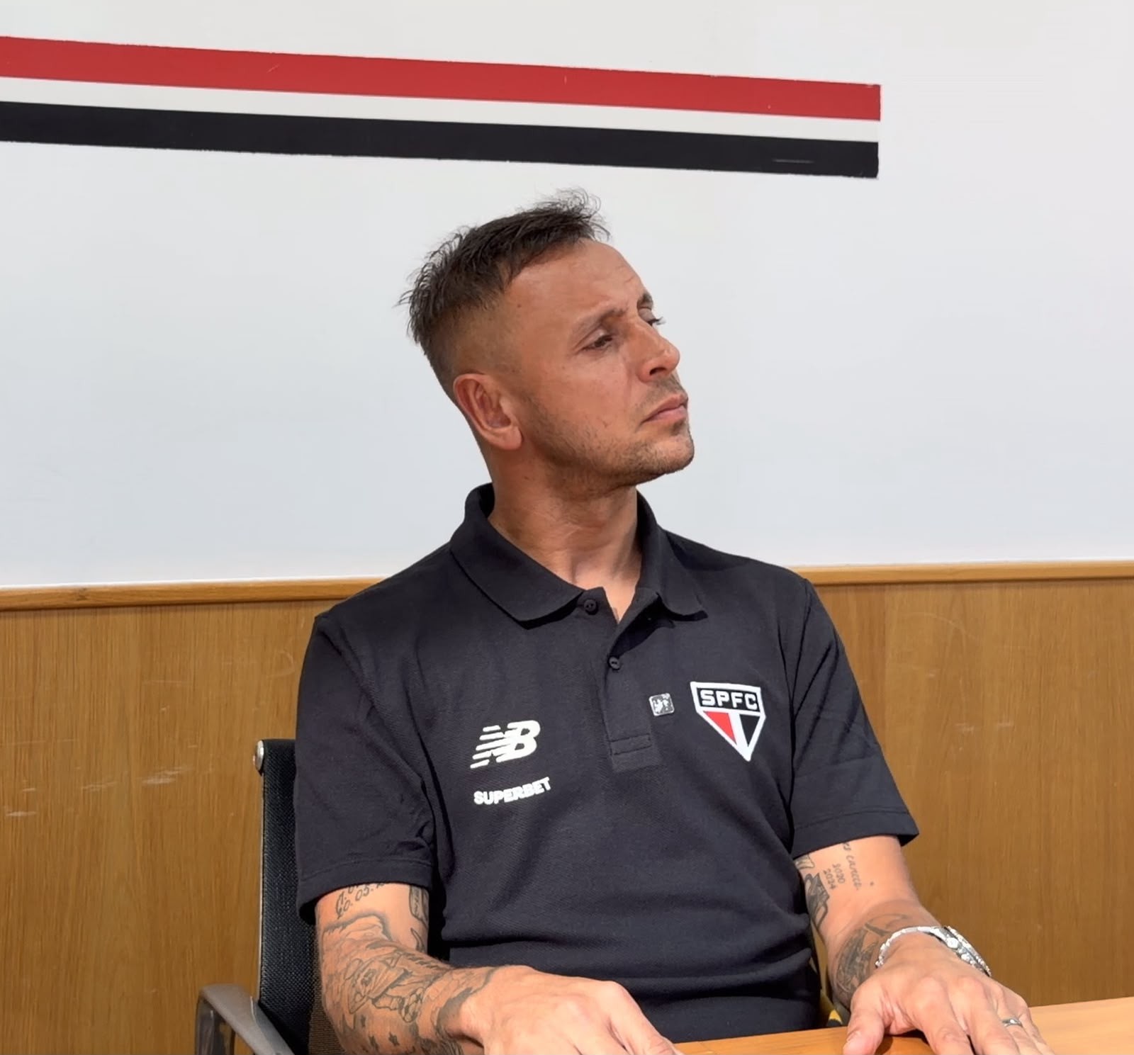 Calleri, atraso nos salários, saídas e reforços: Rafinha planeja futuro do São Paulo em nova função