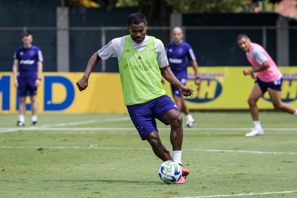 Nikão faz em dois jogos pelo Cruzeiro o que levou 25 no SPFC