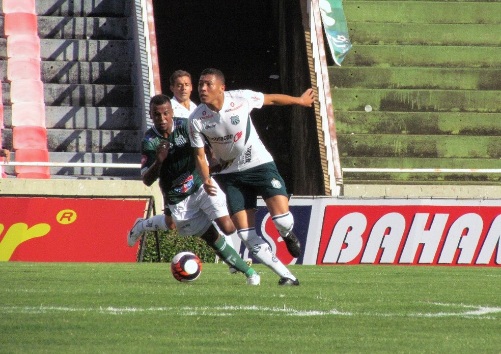 Carlos Vinicius em jogo pela Caldense: derrota para o Uberlândia por 2 a 0 pelo Campeonato Mineiro — Foto: Caldense / Divulgação