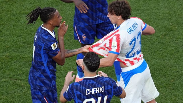 Olise e Galaza em confusão pós-jogo Paraguai x França