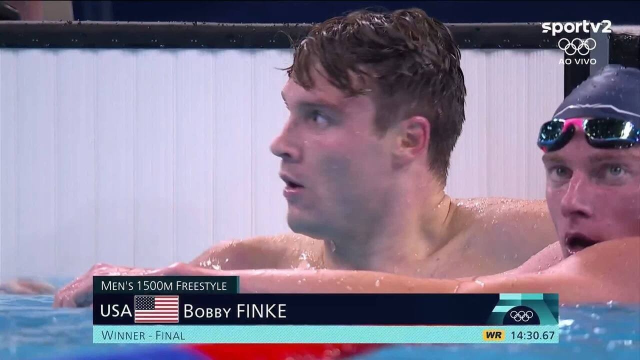 Finke leva o ouro nos 1500m livre, bate recorde mundial e 