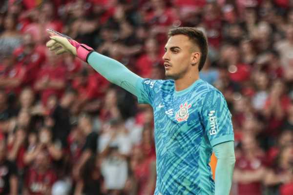 Donelli emocionado com oportunidade no Corinthians e mensagem de Cássio atleta.