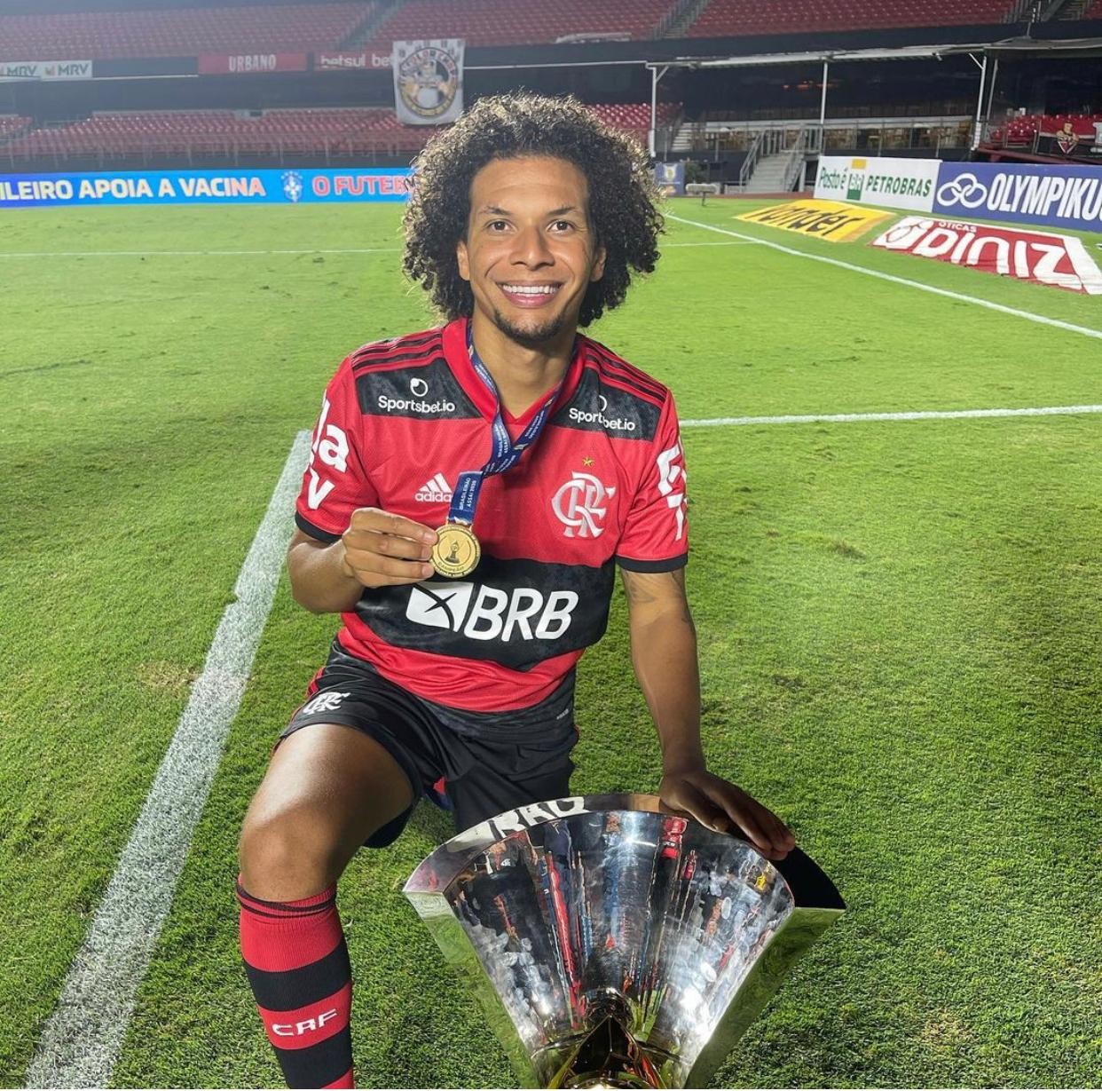 Arão mantém rotina de títulos e vibra por sucesso em experiência na ...